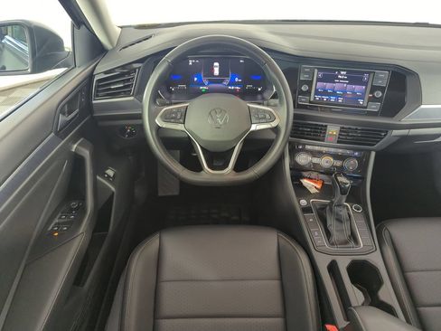 Used 2024 Volkswagen Jetta SE FWD image 13