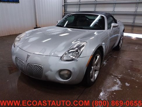 Used 2007 Pontiac Solstice Convertible w/ Premium Package image 4