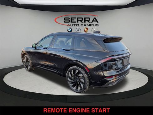 Used 2025 Lincoln Nautilus Reserve image 15