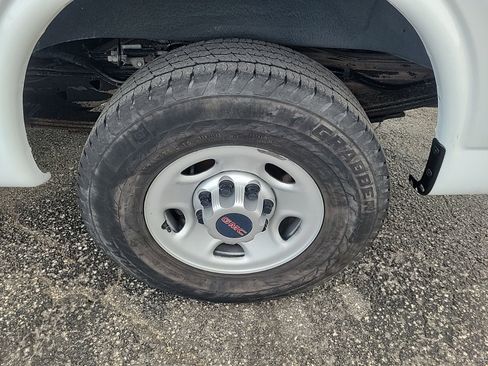 Used 2020 GMC Savana 2500 w/ Driver Convenience Package image 13