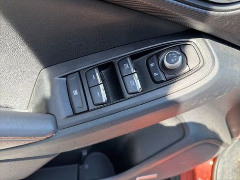 Used 2024 Subaru Crosstrek 2.5i Limited w/ Crosstrek Mirror Package AWD/4WD image 19