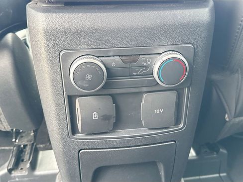 Used 2022 Ford Explorer XLT w/ Equipment Group 202A RWD image 25