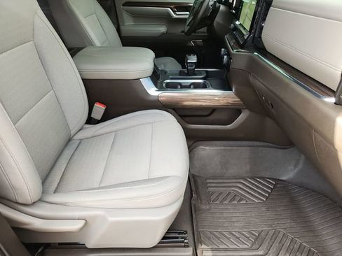 Used 2023 Chevrolet Silverado 1500 LT Trail Boss w/ LPO, Dark Essentials Package image 27