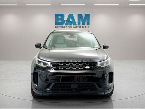 Used 2023 Land Rover Discovery Sport SE image 2
