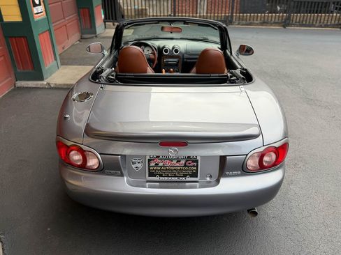 Used 2002 MAZDA MX-5 Miata SE RWD image 13