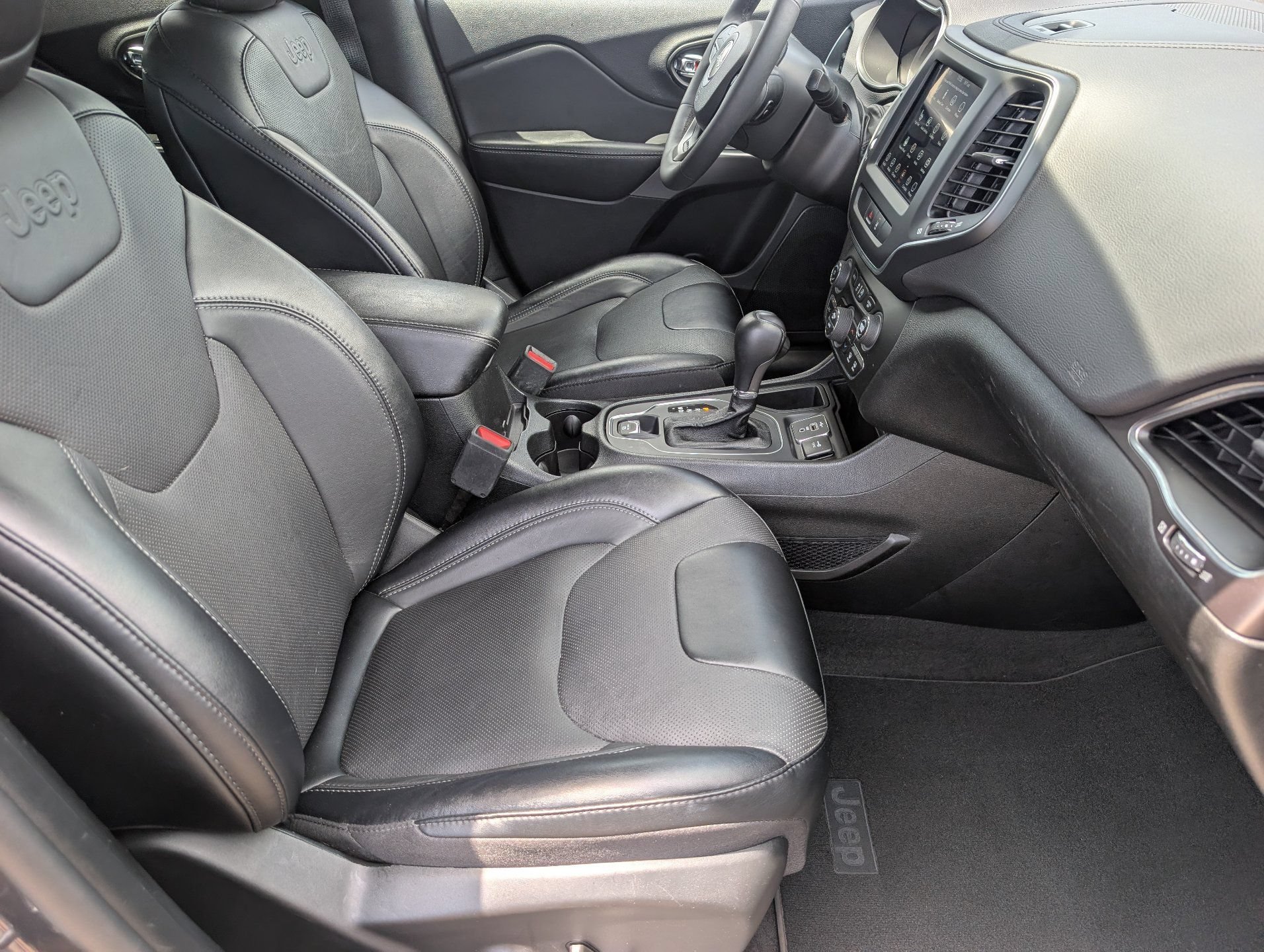 Used 2022 Jeep Cherokee Latitude Lux w/ Sun & Sound Group FWD image 12