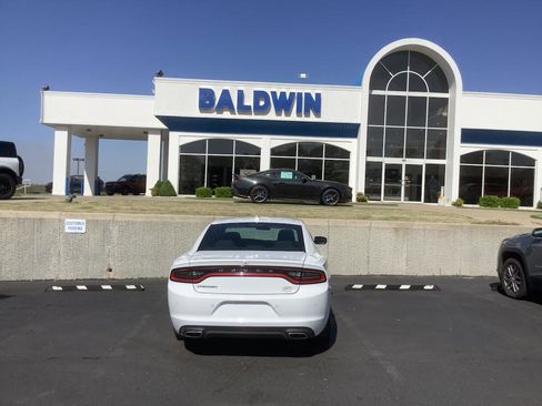 Used 2023 Dodge Charger SXT image 6