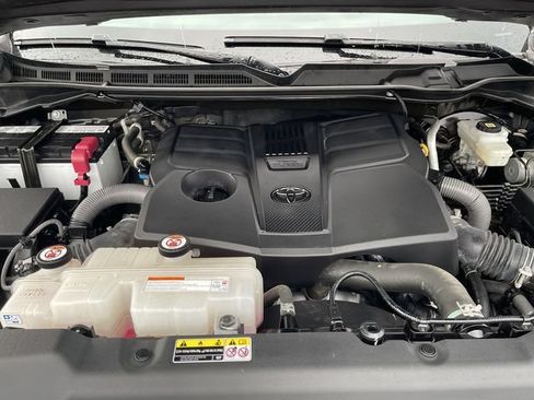 Used 2023 Toyota Tundra Limited w/ Power Package AWD/4WD image 11
