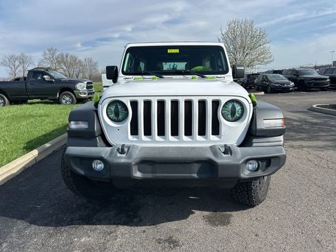 Used 2018 Jeep Wrangler Unlimited Sport image 2