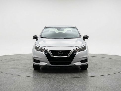 Used 2025 Nissan Versa SV image 1