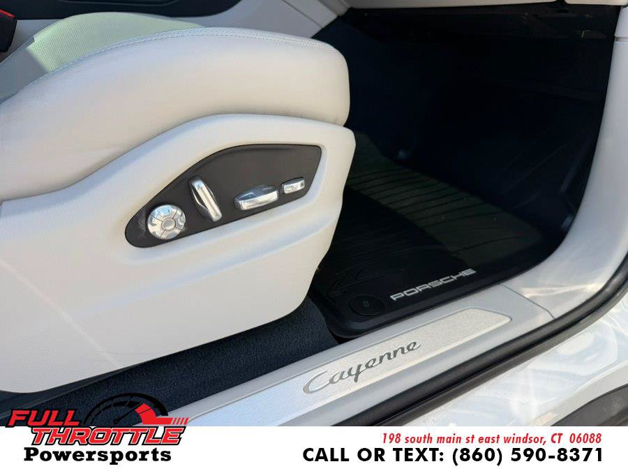 Used 2021 Porsche Cayenne AWD/4WD image 17
