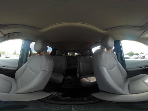 Used 2025 Toyota Sienna XLE FWD image 43