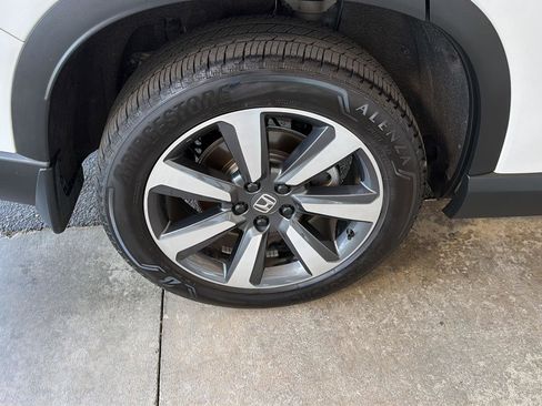 Used 2025 Honda Pilot Touring image 39