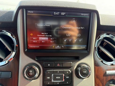 Used 2016 Ford F250 Lariat w/ Lariat Ultimate Package AWD/4WD image 18