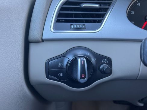 Used 2011 Audi A4 2.0T Premium image 19