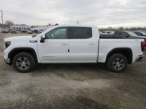 New 2026 GMC Sierra 1500 SLE AWD/4WD image 11
