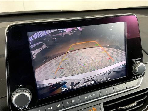 Used 2024 Nissan Altima 2.5 SV FWD image 21