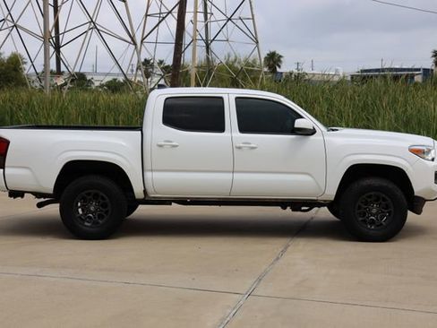 Certified 2023 Toyota Tacoma SR AWD/4WD image 4
