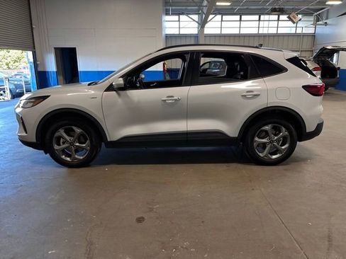 Used 2025 Ford Escape ST-Line Select AWD/4WD image 6