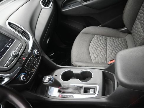 Used 2020 Chevrolet Equinox LT image 20