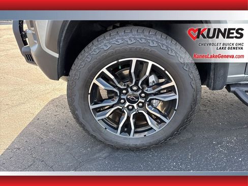 New 2025 Chevrolet Colorado Trail Boss w/ Off-Road Front Bumper Package image 12
