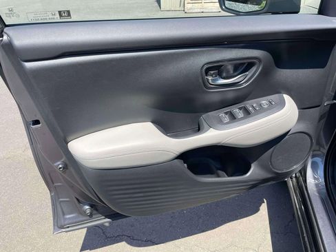 Used 2025 Honda HR-V EX-L image 16