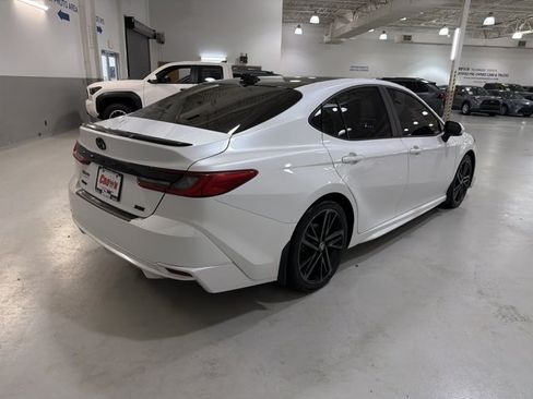 Used 2025 Toyota Camry XSE FWD image 9