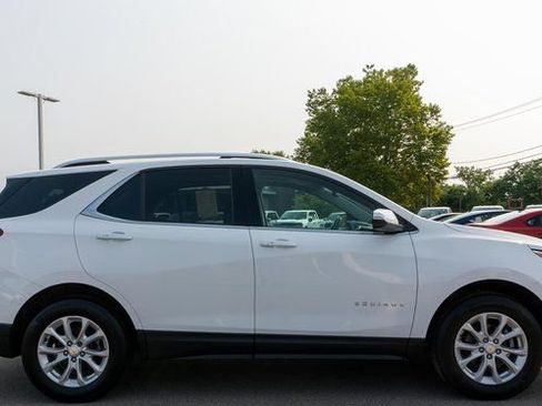 Used 2019 Chevrolet Equinox LT w/ Sun & Navigation Package AWD/4WD image 5