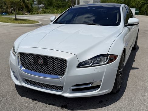 Used 2019 Jaguar XJ L Supercharged RWD image 2