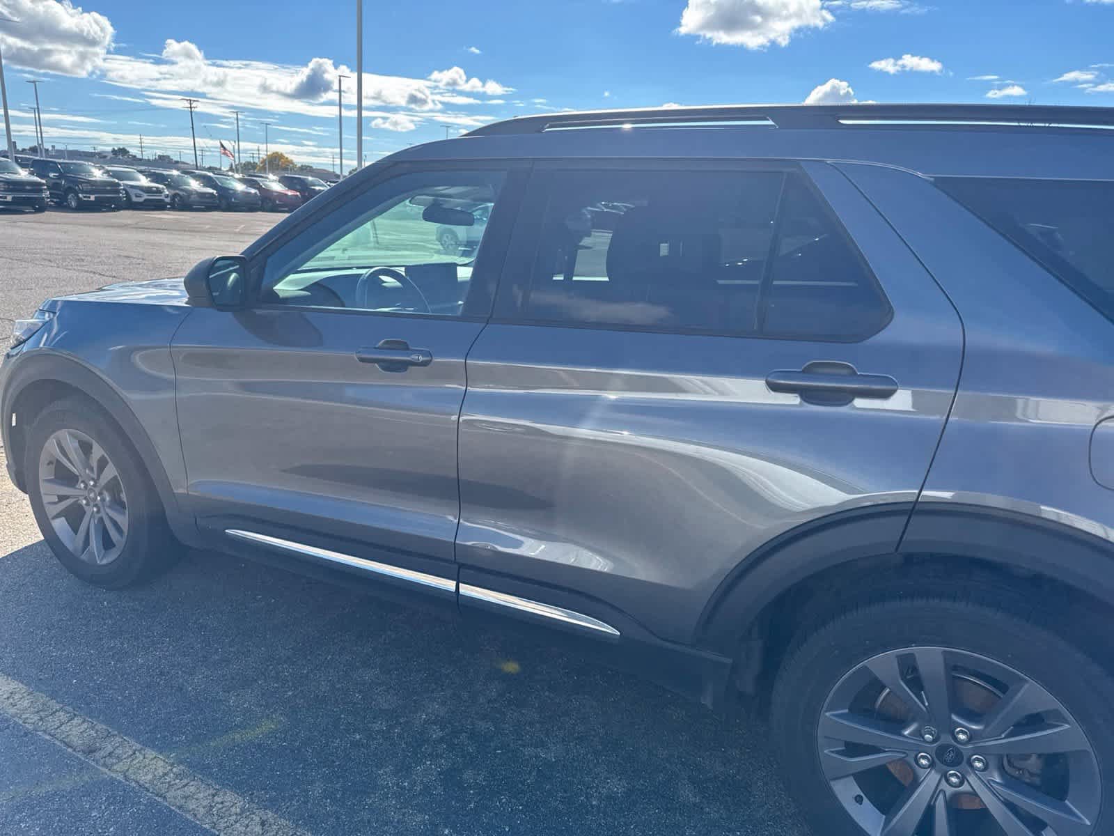 Used 2025 Ford Explorer Active w/ Active Comfort Package AWD/4WD image 19
