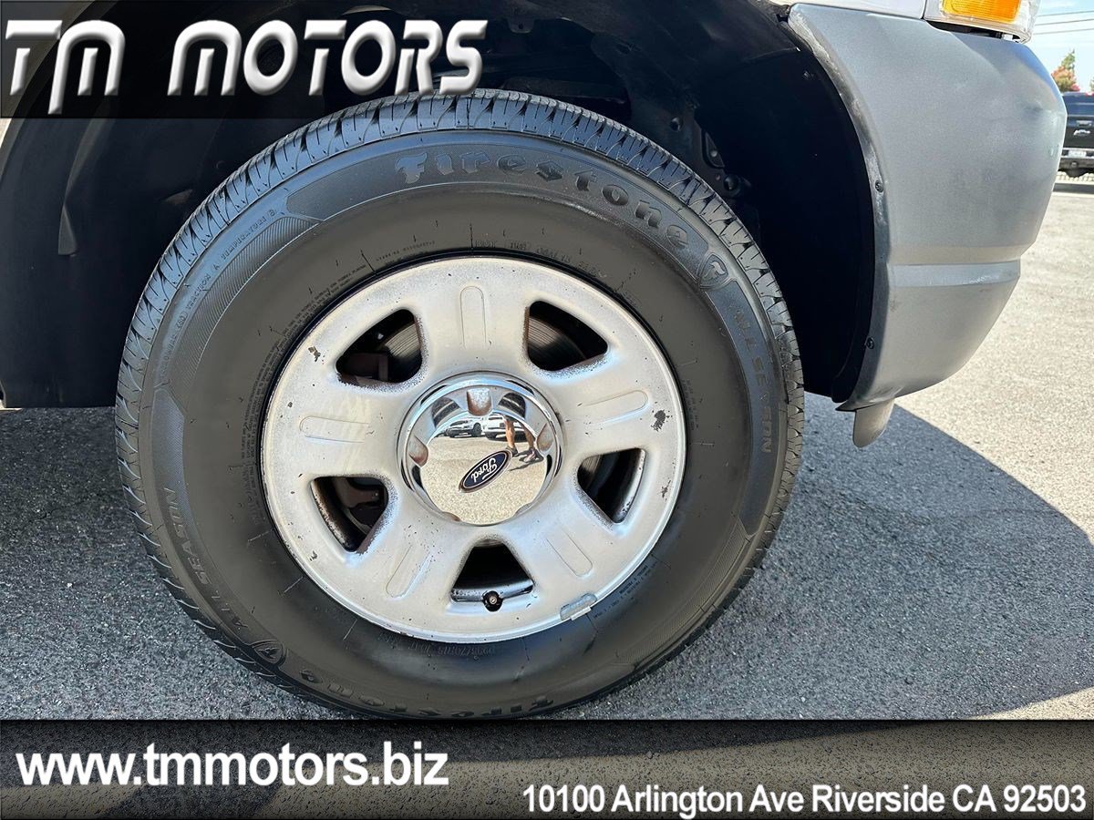 Used 2002 Ford Explorer XLS RWD image 10