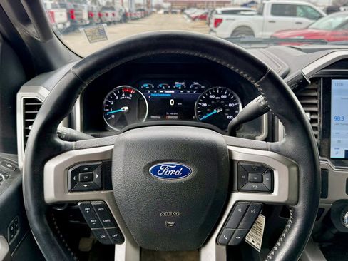 Certified 2022 Ford F350 Lariat w/ Chrome Package image 17