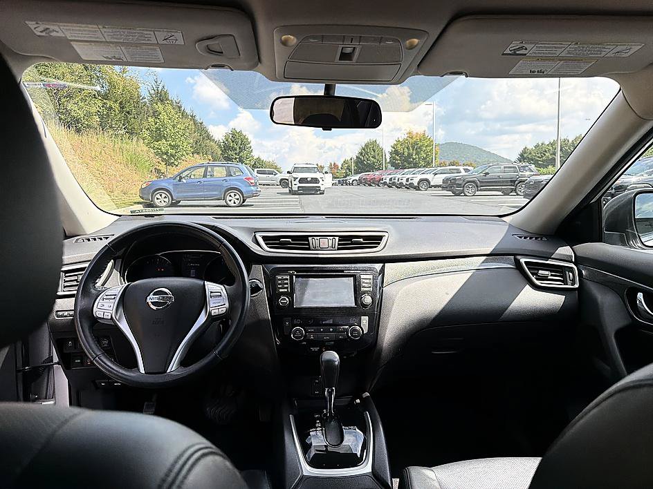 Used 2015 Nissan Rogue SL w/ SL Premium Package AWD/4WD image 18