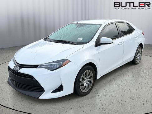 Used 2019 Toyota Corolla LE FWD image 1
