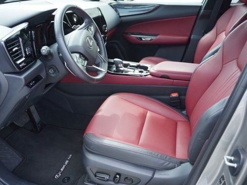Certified 2025 Lexus NX 250 FWD w/ Accessory Package (Z1) image 9