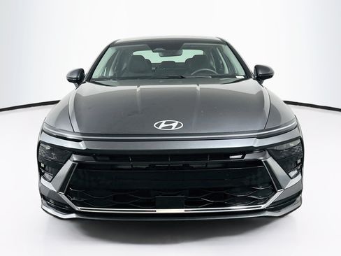 Used 2025 Hyundai Sonata SEL FWD image 2