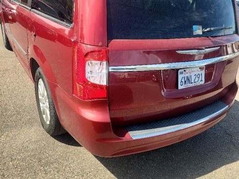 Used 2012 Chrysler Town & Country Touring w/ Entertainment Group #1 image 11