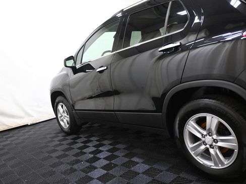 Used 2017 Chevrolet Trax LT w/ Sun & Sound Package AWD/4WD image 12