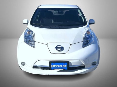 Used 2015 Nissan Leaf SL w/ Premium Package image 2