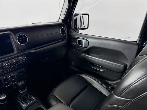 Used 2022 Jeep Wrangler Unlimited Sahara w/ LED Lighting Group AWD/4WD image 23