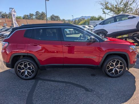Used 2025 Jeep Compass Limited AWD/4WD image 6