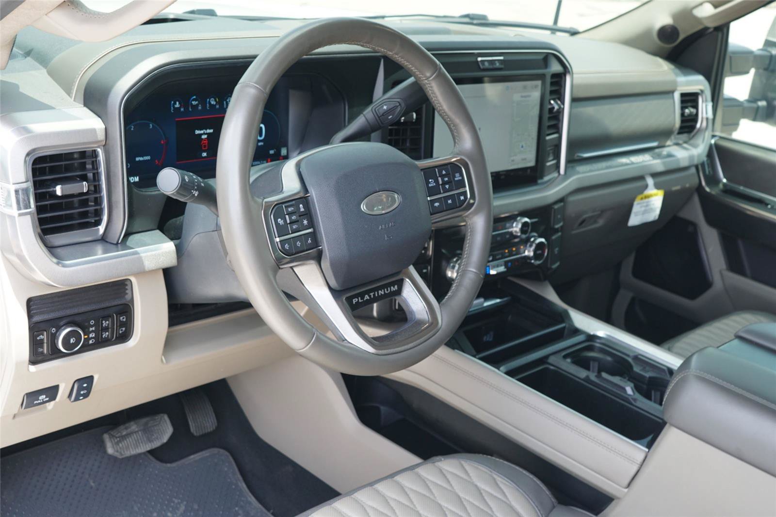 Used 2025 Ford F450 Platinum w/ Platinum Plus Package AWD/4WD image 9