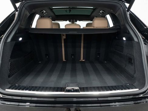 Used 2023 Porsche Cayenne Platinum Edition image 34