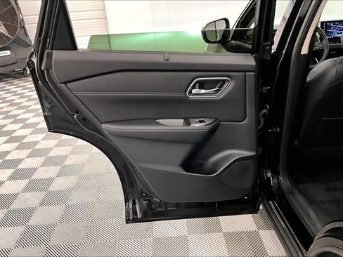 New 2026 Nissan Rogue Platinum w/ Platinum Premium Package AWD/4WD image 32