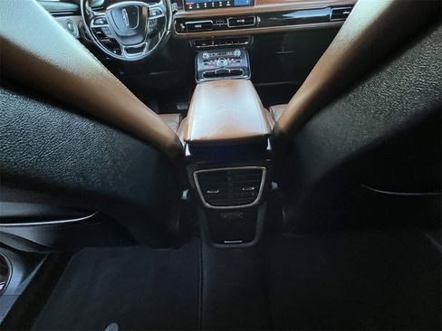 Certified 2021 Lincoln Nautilus Reserve w/ Equipment Group 202A image 21