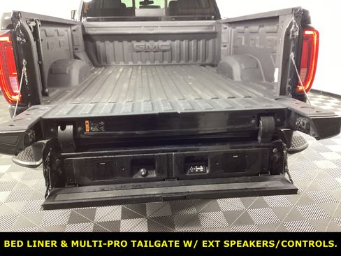 Used 2022 GMC Sierra 2500 SLT w/ SLT Convenience Package image 10