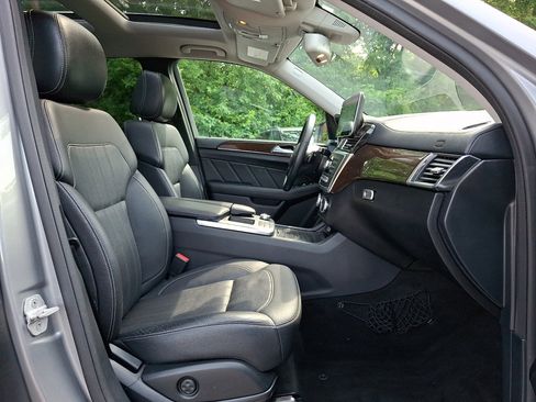 Used 2015 Mercedes-Benz GL 450 4MATIC image 11