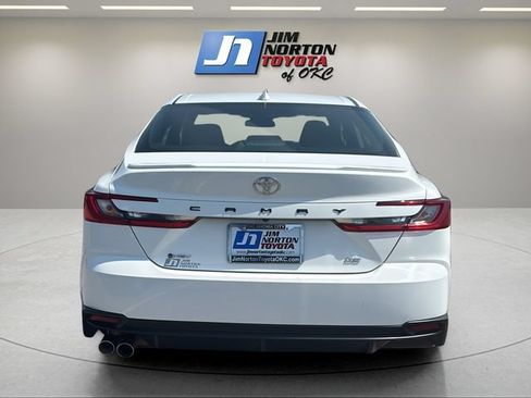 Used 2025 Toyota Camry SE FWD image 6