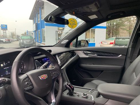 Certified 2025 Cadillac XT6 Premium Luxury image 14