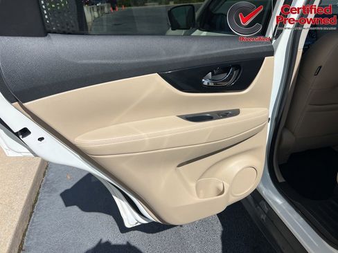 Used 2020 Nissan Rogue SL FWD image 37